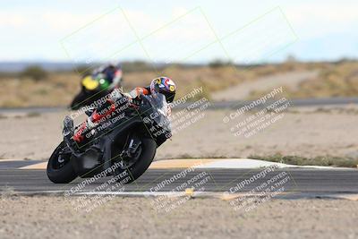 media/Nov-16-2025-Race Pace (Sun) [[8c5fa54630]]/Non Verified Riders (1st 20 Minutes)/5-Turn 15 (110pm)/